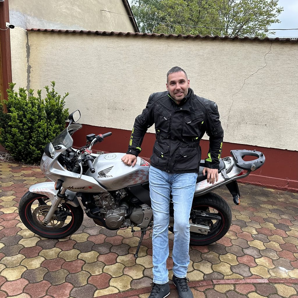 Netcar Csorna Autóiskola oktató
