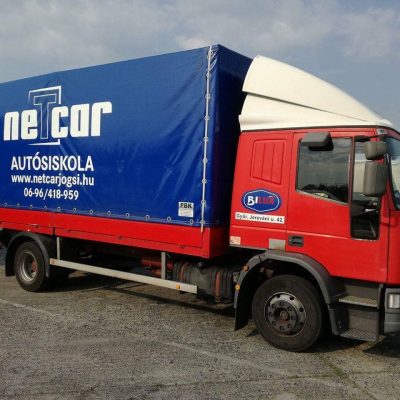 Netcar Csorna Autóiskola oktató