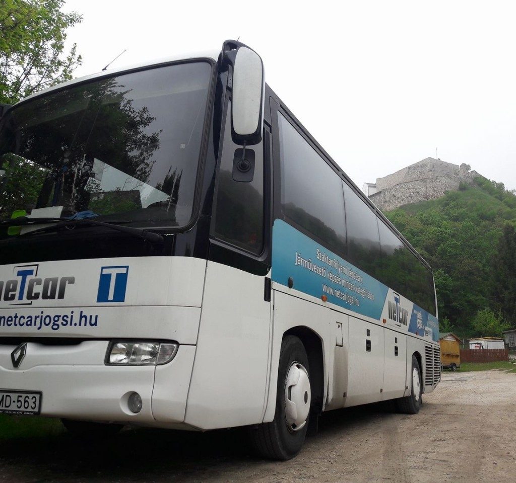 Netcar Csorna Autóiskola oktató