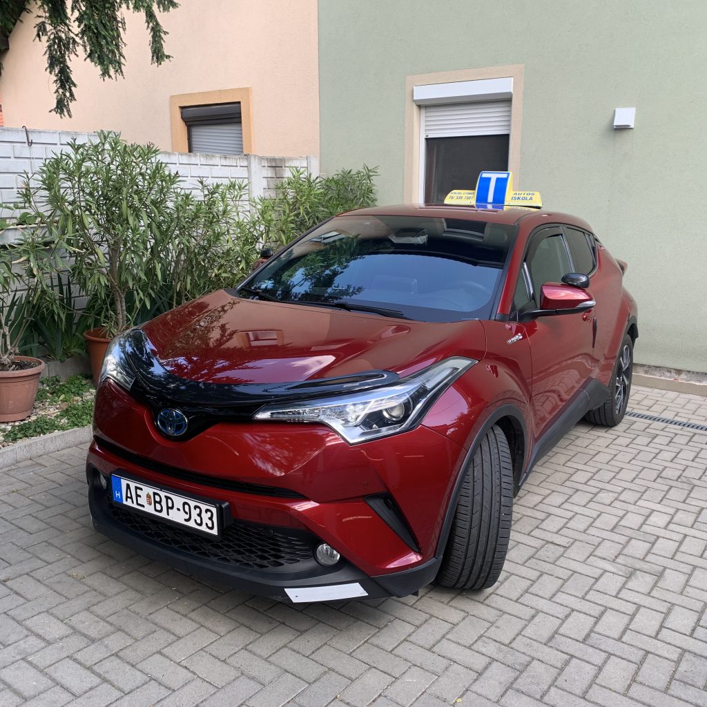 netcar Kapuvár Autósiskola oktató